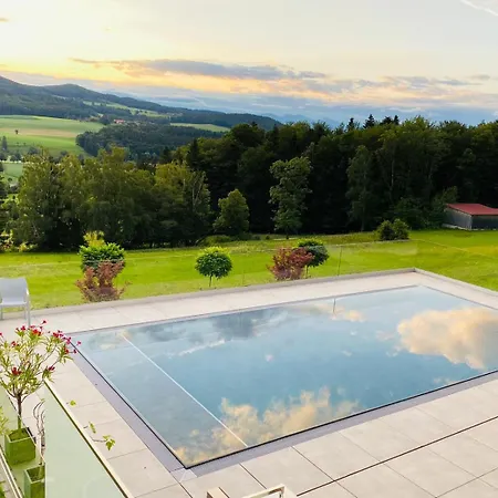 Haus Vogl - Mit Privater Sauna Und Beheizten Salzwasser Pool In Panoramalage Und Naehe Zu Salzburg Und Berchtesgaden Appartement Anger
