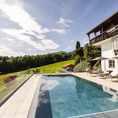 Haus Vogl - Mit Privater Sauna Und Beheizten Salzwasser Pool In Panoramalage Und Naehe Zu Salzburg Und Berchtesgaden アパート *