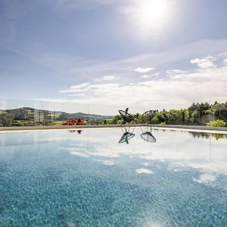 Haus Vogl - Mit Privater Sauna Und Beheizten Salzwasser Pool In Panoramalage Und Naehe Zu Salzburg Und Berchtesgaden Apartment