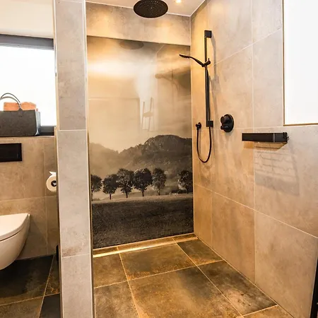 Appartement Haus Vogl - Mit Privater Sauna Und Beheizten Salzwasser Pool In Panoramalage Und Naehe Zu Salzburg Und Berchtesgaden