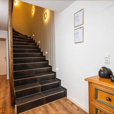 Appartement Haus Vogl - Mit Privater Sauna Und Beheizten Salzwasser Pool In Panoramalage Und Naehe Zu Salzburg Und Berchtesgaden Anger
